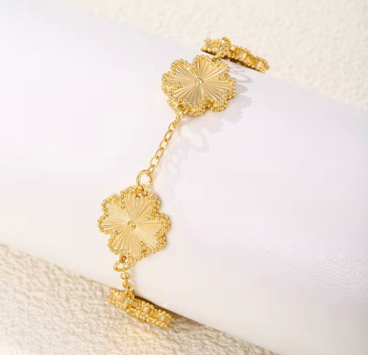 Elegant Jewelry in Tarnish-Resistant Stainless Steel.