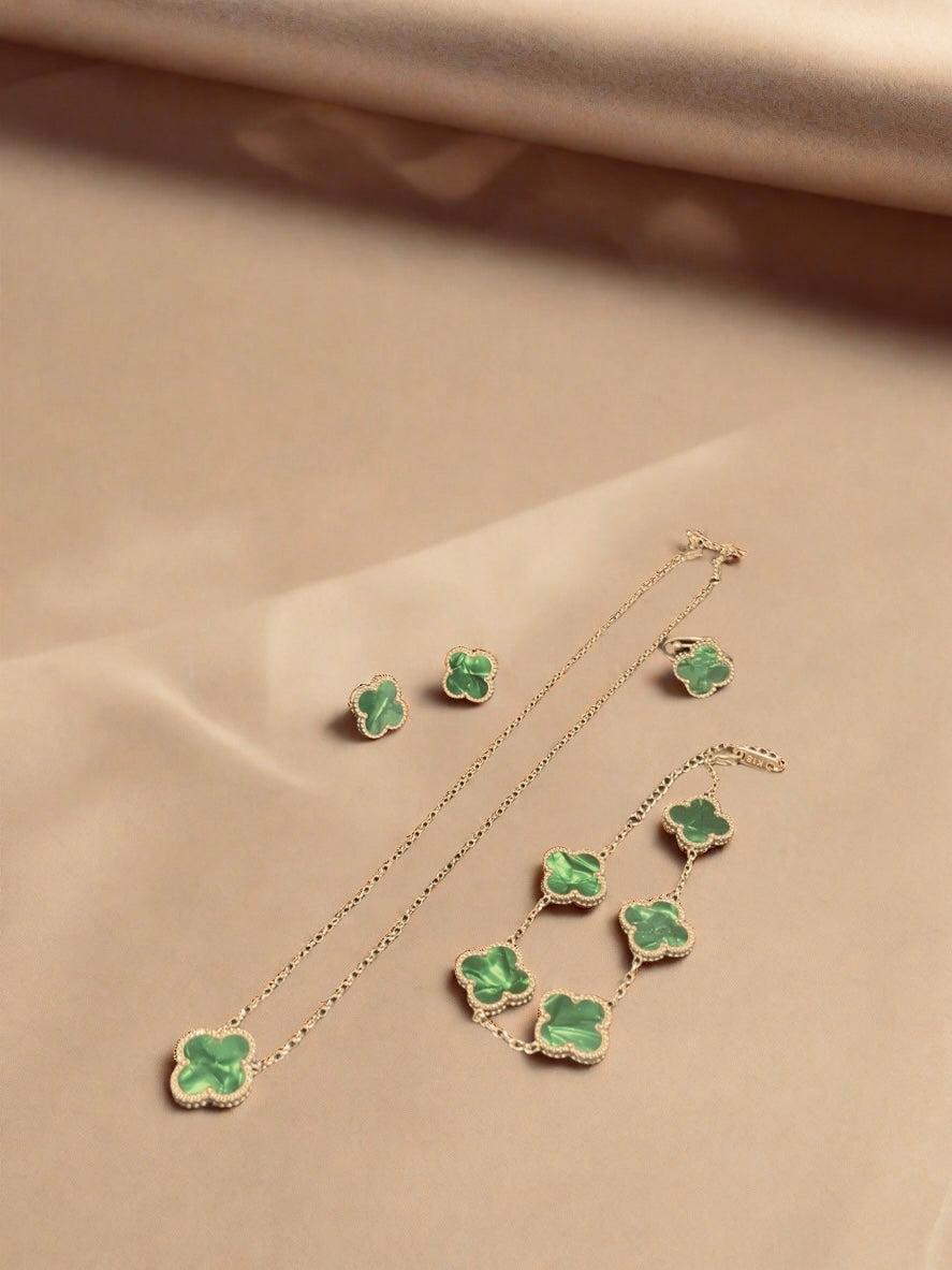 18k Gold Emerald Green Marble Clover
